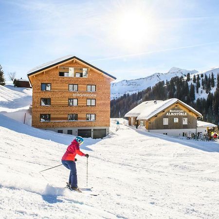 Almstueble Bergfrieden Hotel Damuels Ngoại thất bức ảnh