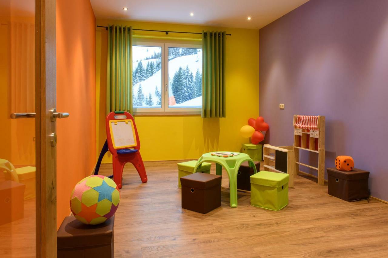 Almstueble Bergfrieden Hotel Damuels Ngoại thất bức ảnh