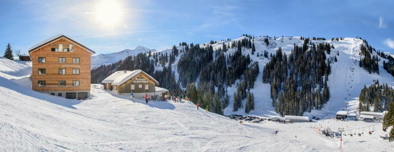 Almstueble Bergfrieden Hotel Damuels Ngoại thất bức ảnh