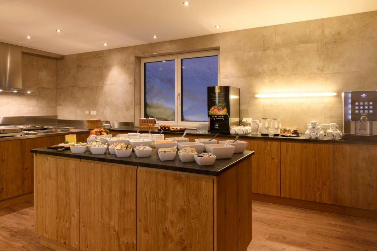 Almstueble Bergfrieden Hotel Damuels Ngoại thất bức ảnh